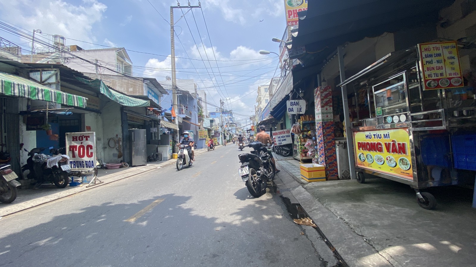 CHỈ HƠN 6 TỶ CÓ NGAY MẶT BẰNG KINH DOANH NGAY CHỢ BÌNH LONG - 88m2 - NGANG GẦN 5M - 3 tầng BTCT