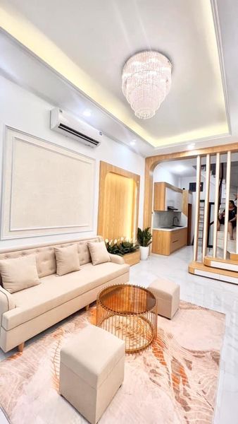 Bán nhà phố Minh Khai, Hoàng Mai 38m, 5 tầng. Giá: 5.68 tỷ