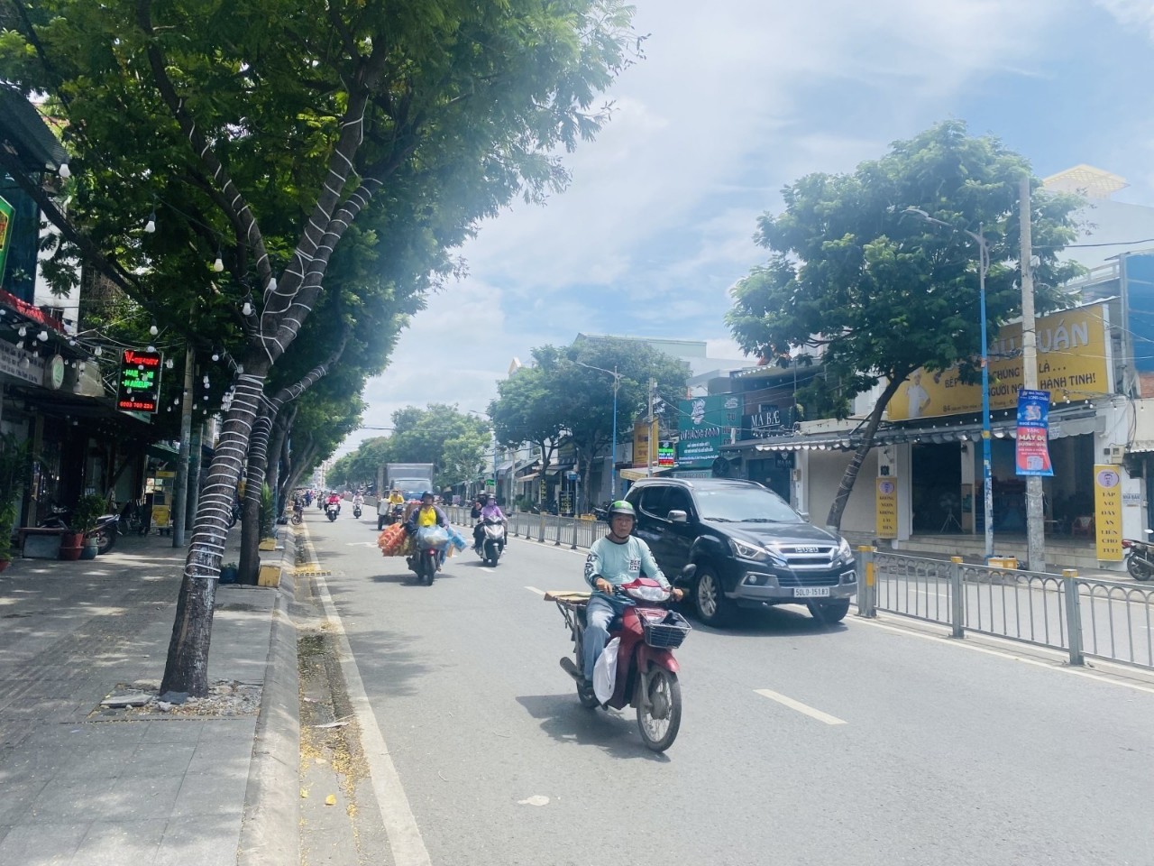 Ngộp Kênh Tân Hóa - Tân Phú - 60m - 4 tầng BTCT Mới -Sát Mặt Tiền