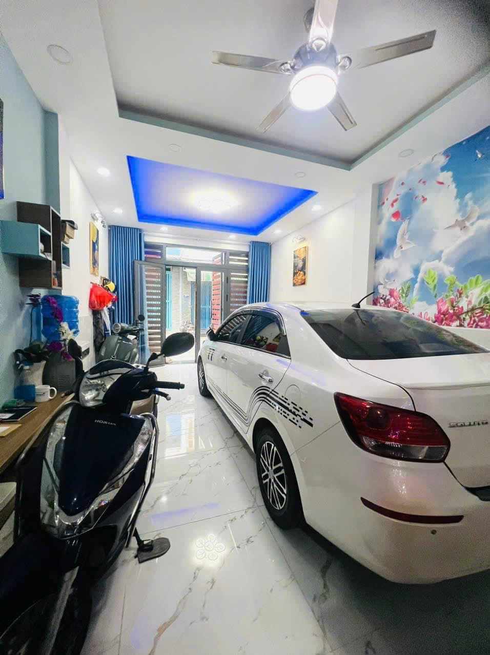 Hiếm Lũy Bán Bích - Tân Phú - 4x19m - HXH vô nhà thông - 2 tầng