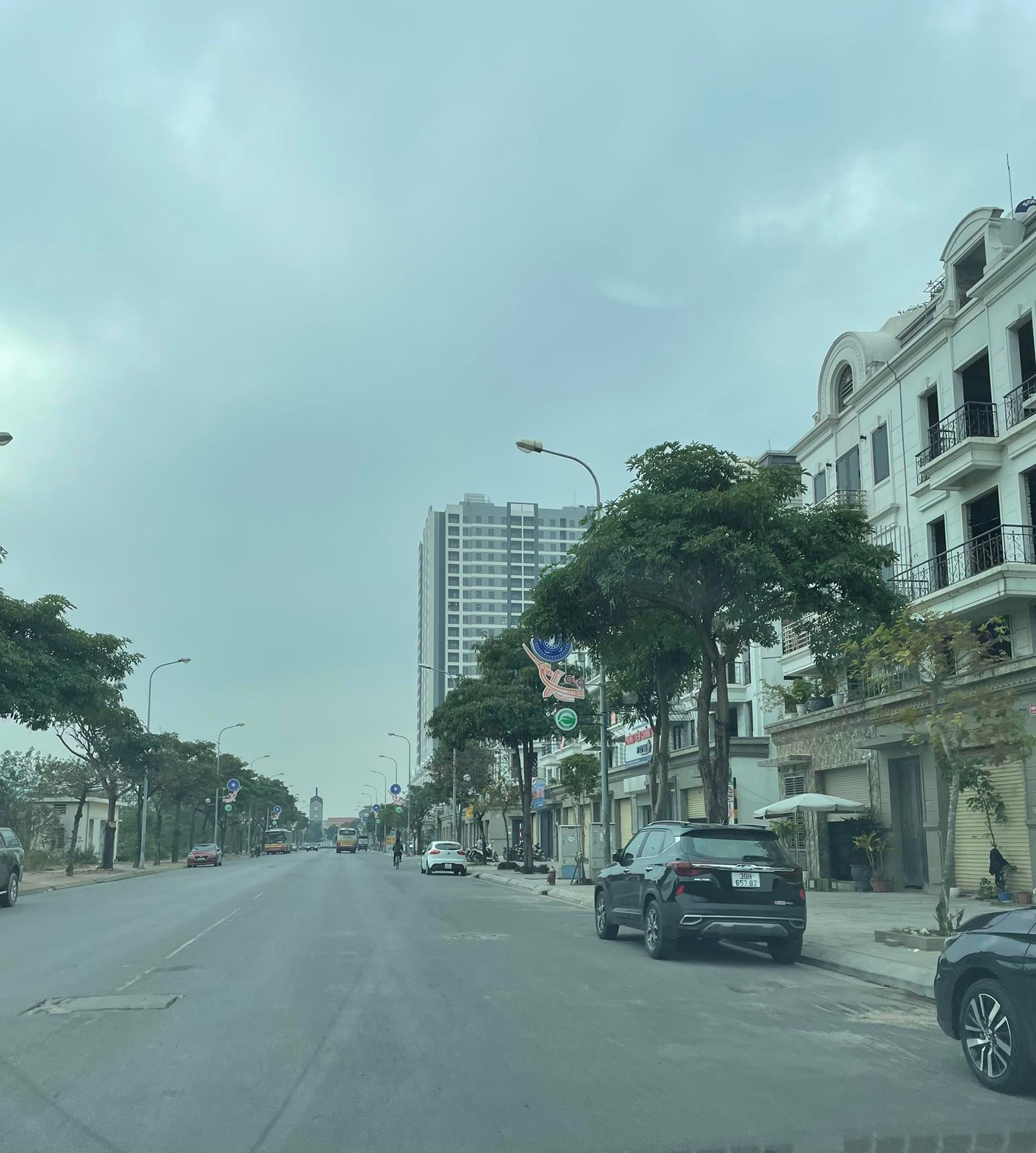 Bán đất Trâu Quỳ khu 31ha 140m2 mặt phố Nguyễn Khiêm Ích mt7m đường 2m.0982852808