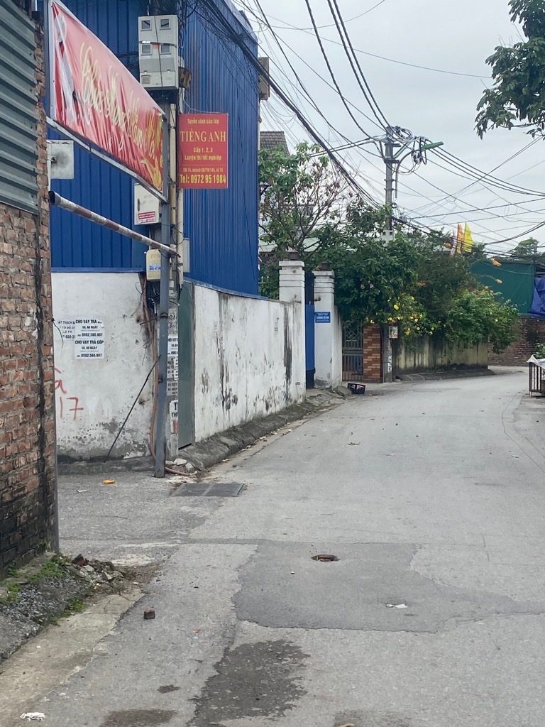 Bán nhà ngõ 68 Nguyễn Văn Linh, 40m, 4 tầng. chỉ 3,9 tỷ. Dân xây, lô góc. Hai bãi đậu xe ngay nhà.