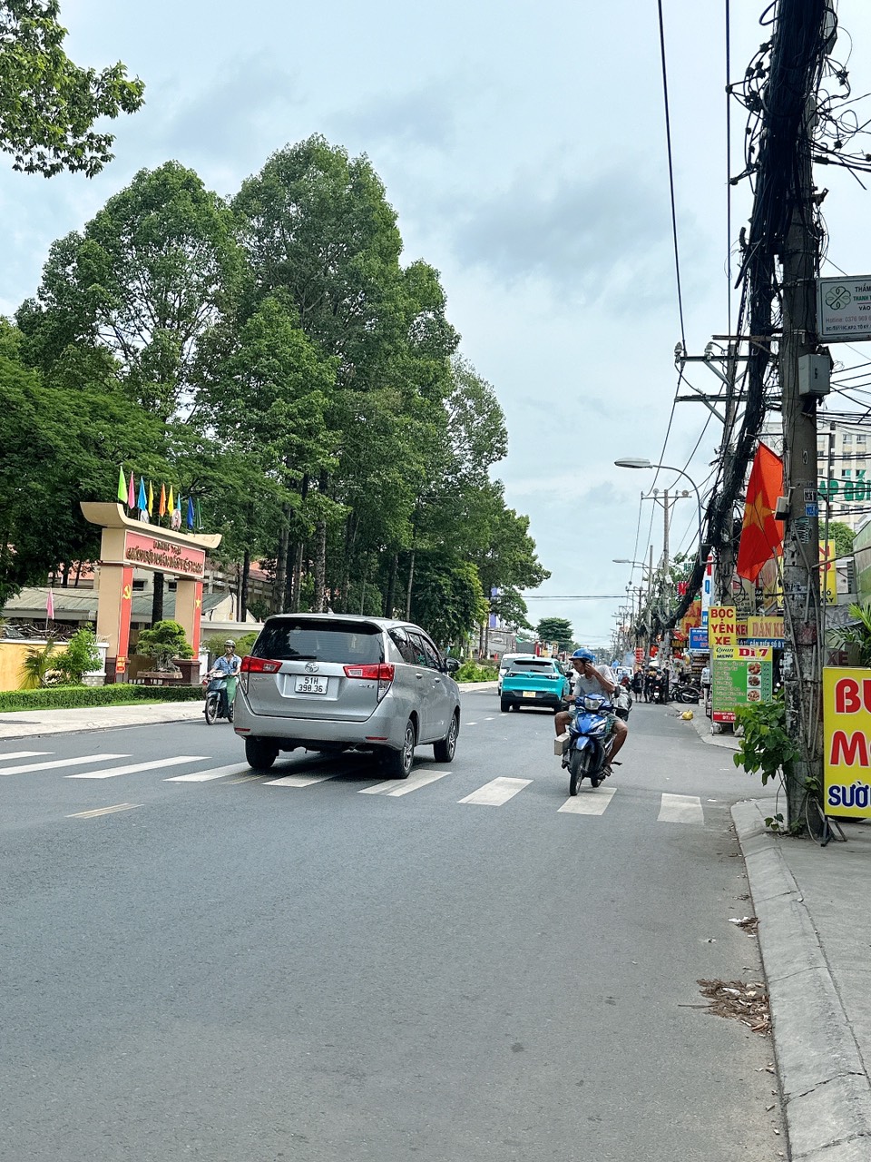 GẤP BÁN nhà HXH Tô Ký 60m2 3 tầng gần ĐH Giao thông vận tải nhà mới ở ngay chỉ 5 tỷ. * Chính chủ cần bán GẤP GẤP