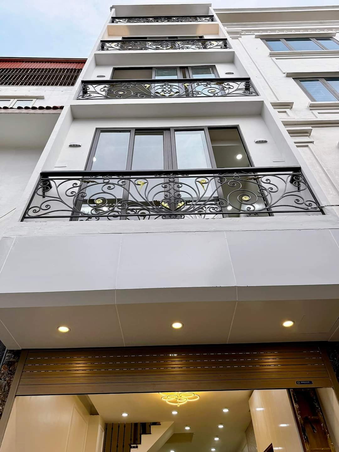 NHÀ VẠN PHÚC - THANG MÁY - ÔTÔ TRÁNH - ĐẤT VƯỢNG KHÍ