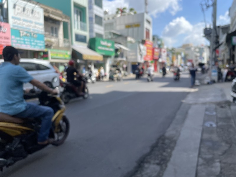 Bán nhà mặt tiền ngộp bank 7 tầng,77m2 Lạc Long Quân, P10, Tân Bình, có thang máy, chỉ 16.9 tỷ