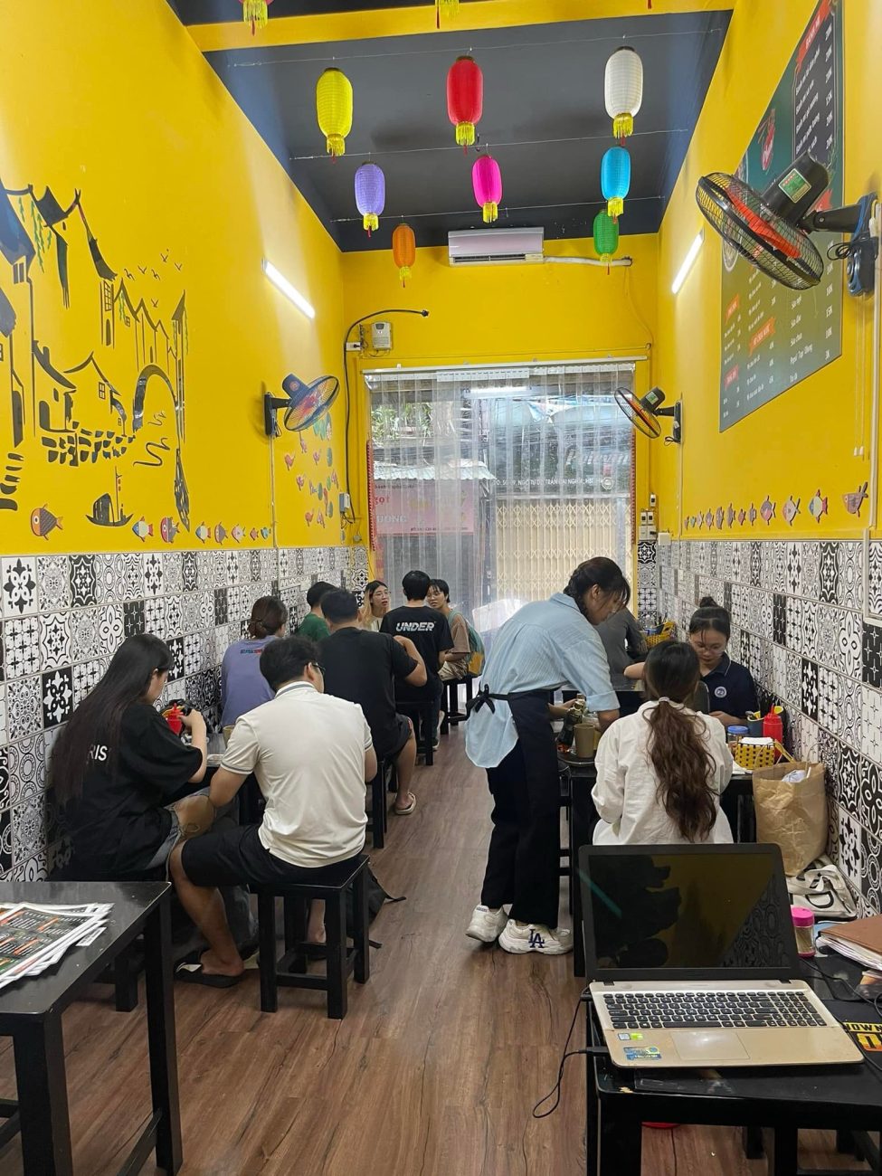 Cần sang nhượng quán phở chua, mỳ trộn đang kinh doanh tại Hai Bà Trưng