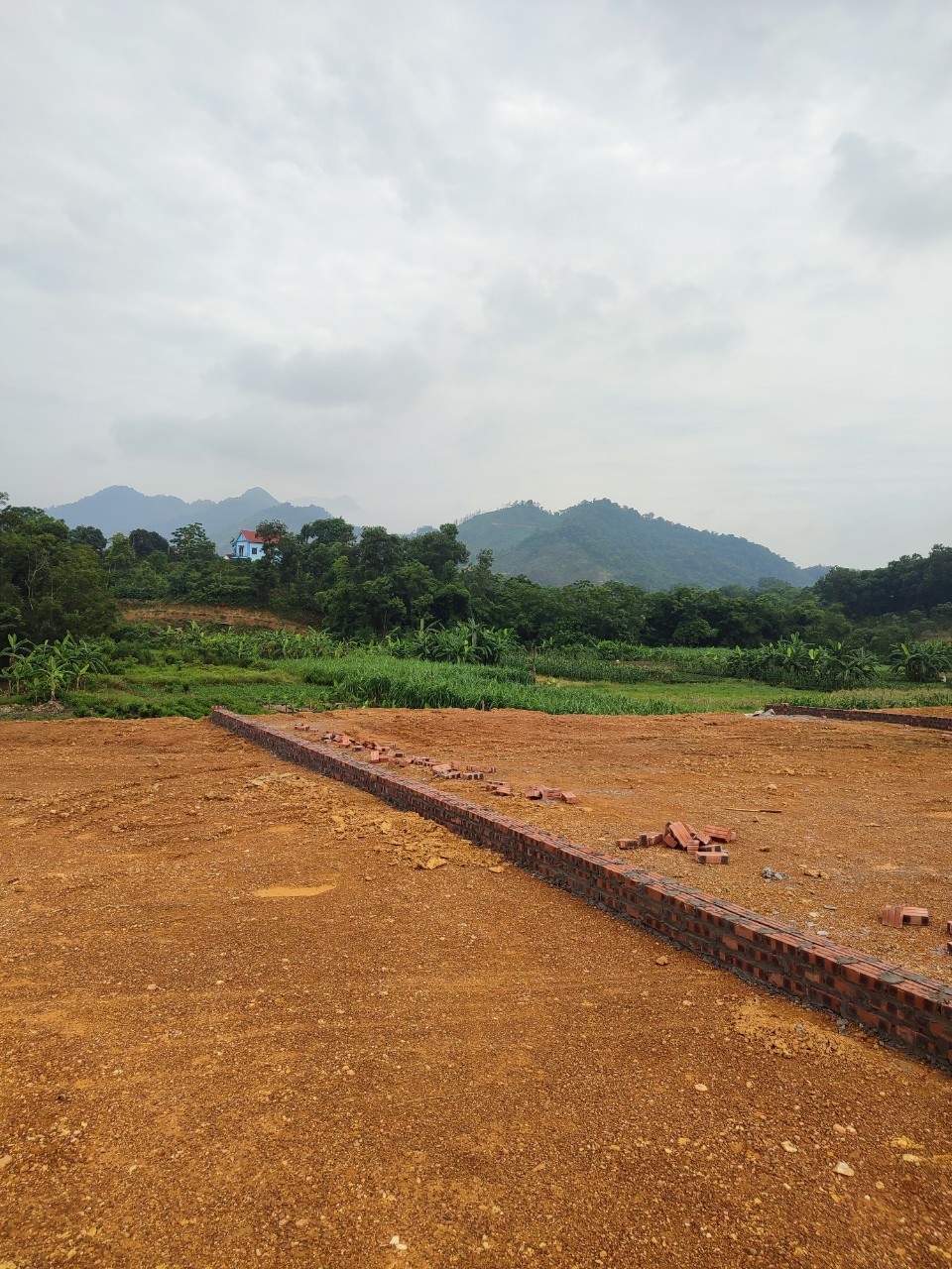 Bán đất đẹp view thiên nhiên Yên Bình Thạch Thất giá rẻ đường rộng ôtô đỗ xây nhà vườn.