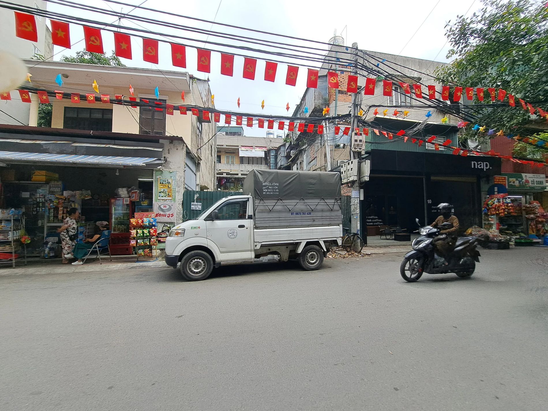 Bán Đất Xã Đàn. Đống Đa. Ô Tô. Kinh Doanh. DT 75m2. MT 6,4m. Giá 15,98 Tỷ.