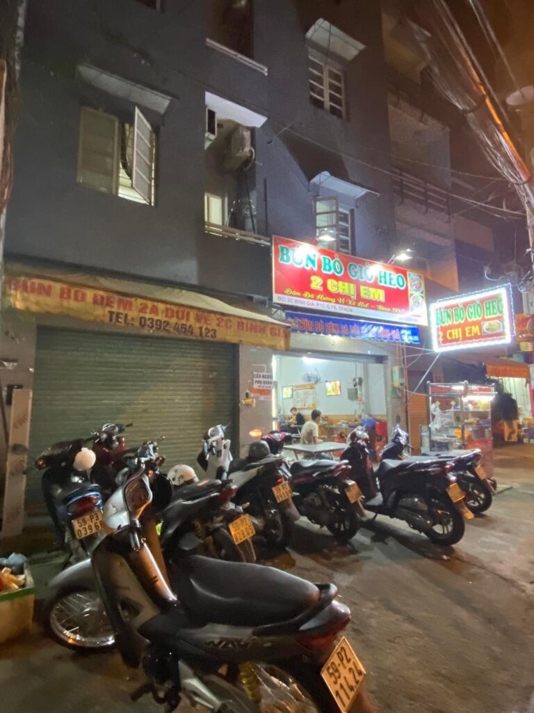 SANG NHƯỢNG QUÁN BÚN BÒ GIÒ HEO 2 CHỊ EM Ở BÌNH GIÃ, PHƯỜNG 13, QUẬN TÂN BÌNH