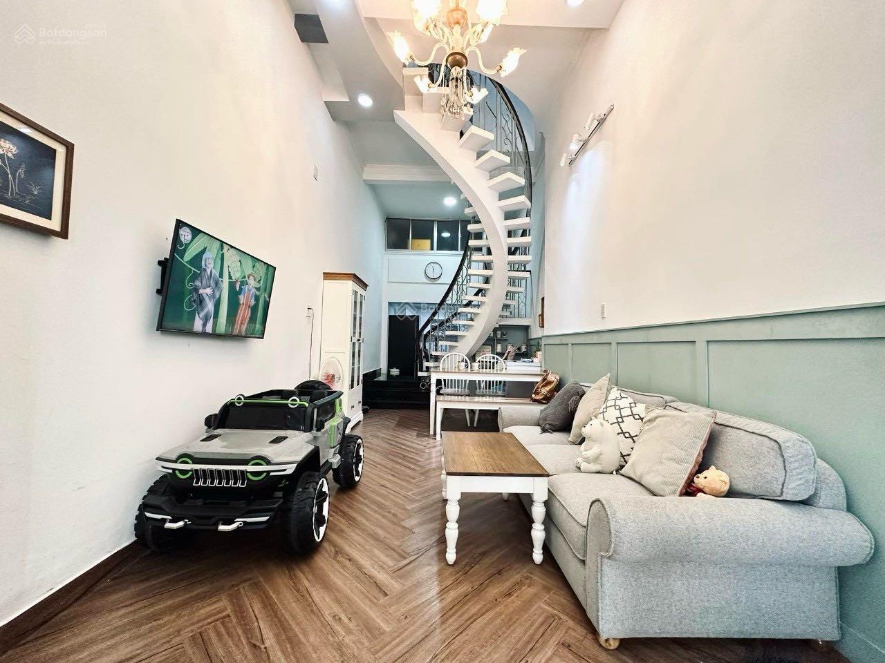 Nhà đẹp KST thiết kế - Lê Văn Sỹ Q3 - sau lưng mặt tiền - kinh doanh thời trang, đa ngành - 42m² - sổ đẹp nở hậu