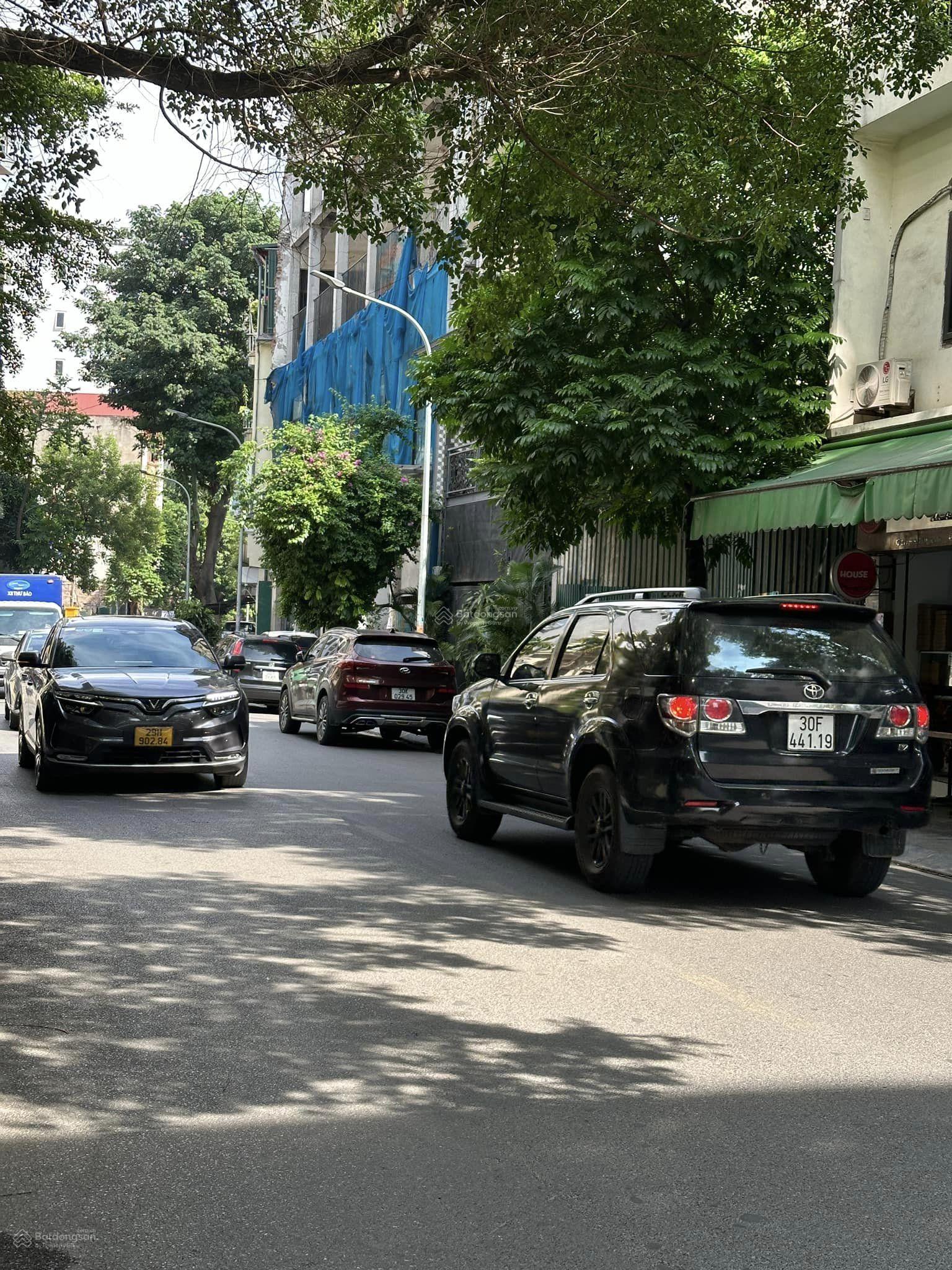 Mặt phố Tô Ngọc Vân - Đẳng cấp Q.Tây Hồ 144/152m2 mặt tiền 8,6m view Hồ Tây lộng gió