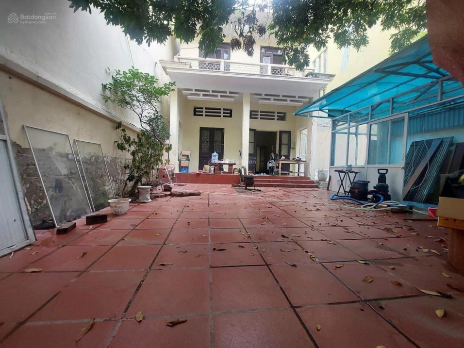 Mảnh đất vàng Tây Hồ, phố Đặng Thai Mai 142m2 mặt tiền 9,3m, ô tô đỗ cửa vào nhà, tương lai mặt phố