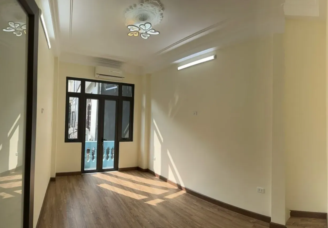 HÀNG HIẾM 5 TỶ KHU CẦU GIẤY CÒN SÓT LẠI - NHÀ ĐẸP Ở NGAY- 3 NGỦ