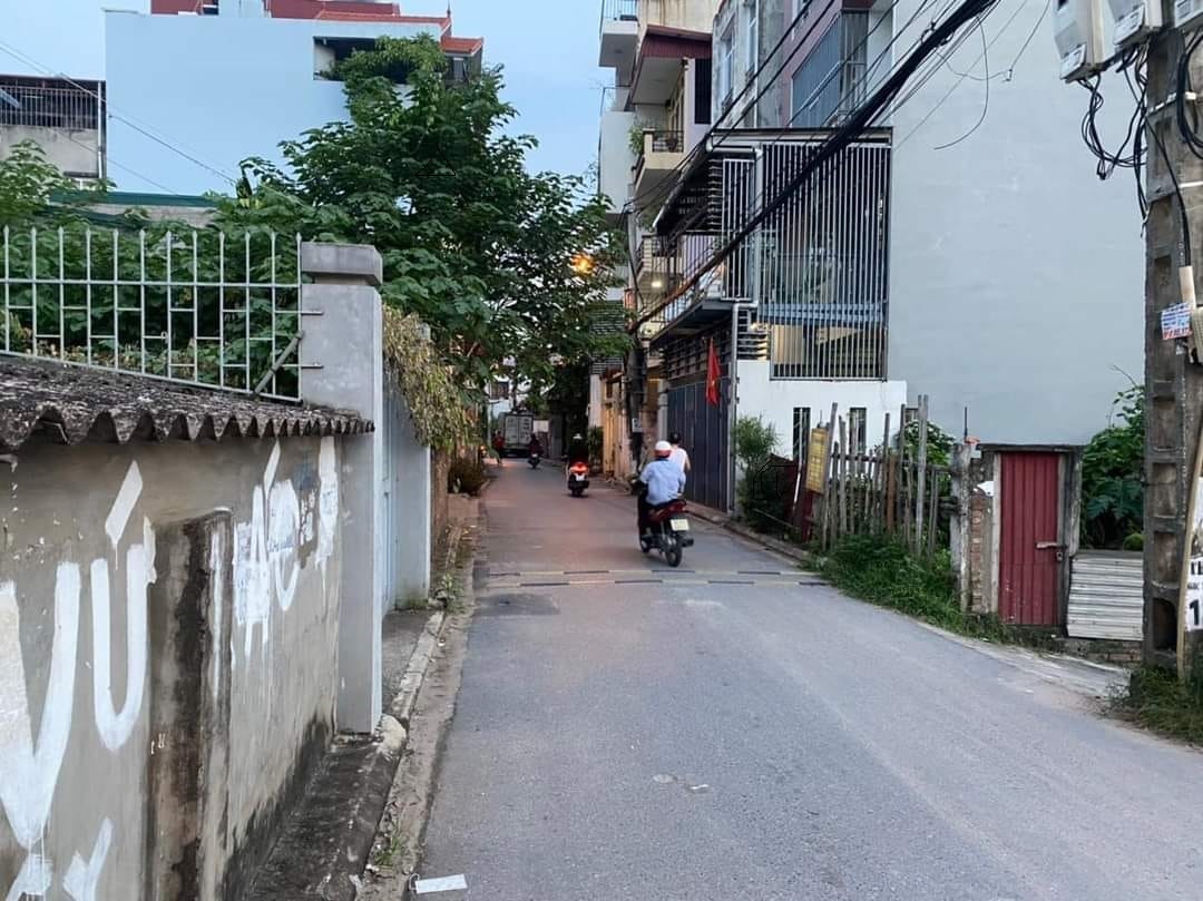 Bán đất Tư Đình. 58m2 * mt 5m * 5,5 tỷ. Lô Góc, gần ô tô tránh.