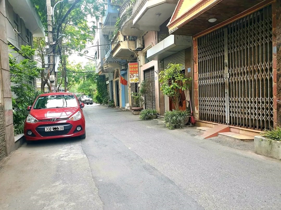 Bán đất Bát Khối. 56m2 * mt 5m * 5,5 tỷ. Lô góc, gần ô tô tránh.