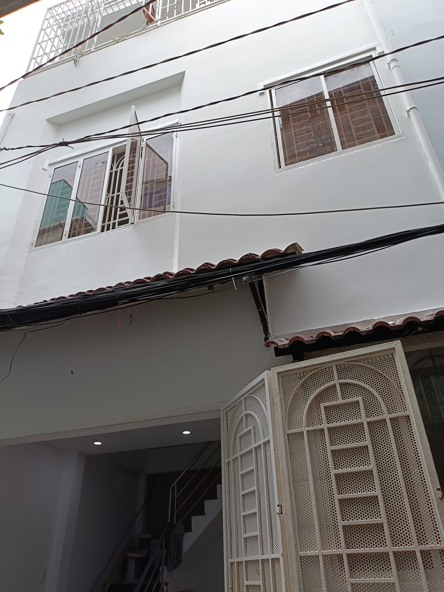 Viên - Nhà Bán Phú Nhuận , 3 Tầng BTCT , 4Pn , HẺM THÔNG - SÁT MẶT TIỀN