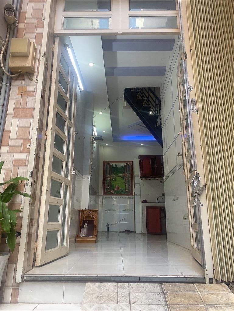 Bán nhà đường, Tỉnh Lộ 10, Bình Tân, 19m2, 2tầng, hẻm 3 gác, 2.2tỷ