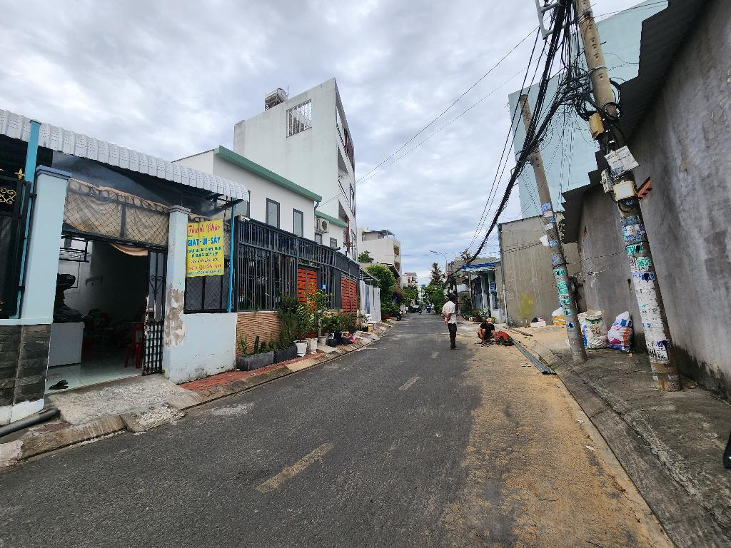 Sở Hữu Biệt Thự 2 tầng 160m2 Gần Bệnh Viện Quận 9 - Giá Cực Hấp Dẫn 12.x Tỷ"