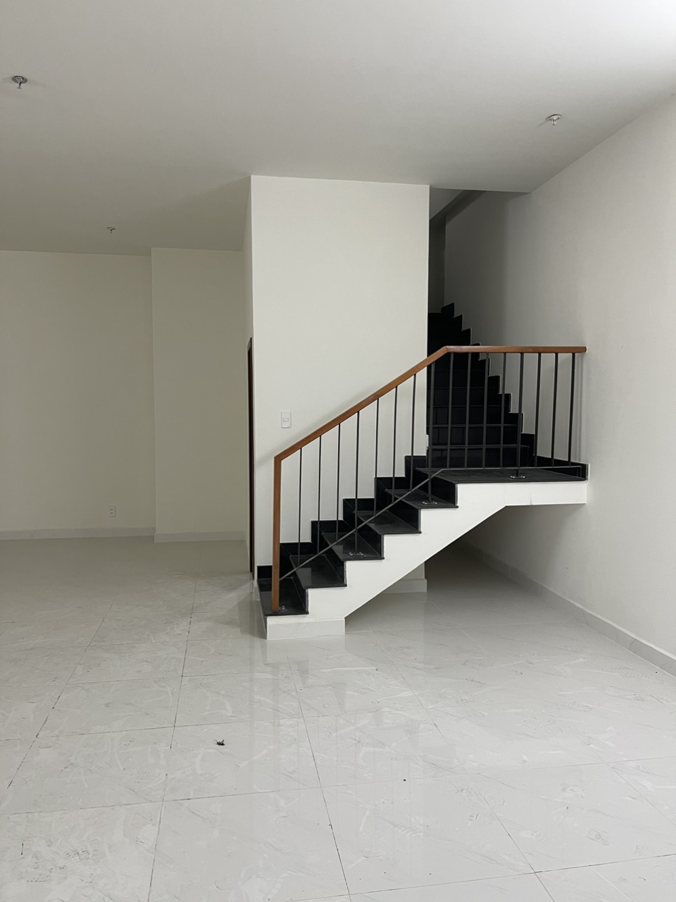 Chính chủ cho thuê shophouse tại chung cư 2225 Đường Phạm Thế Hiển, Phường 6, Quận 8, Hồ Chí Minh.