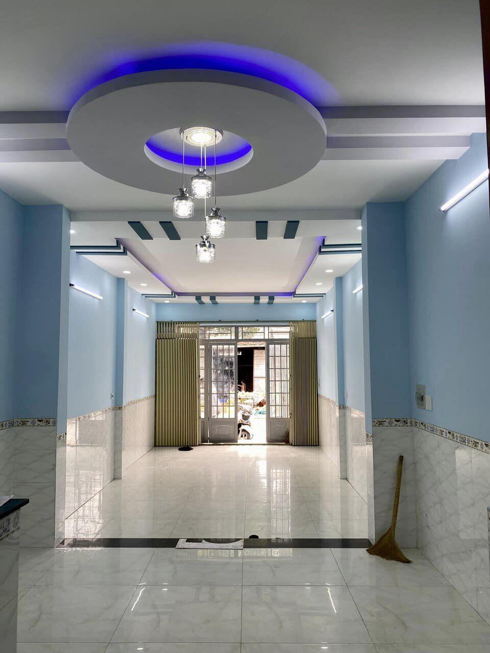 BÁN ngôi nhà C4 MẶT TIỀN HẺM TO giống như MT đại lộ. LÊ VĂN KHƯƠNG. Q12