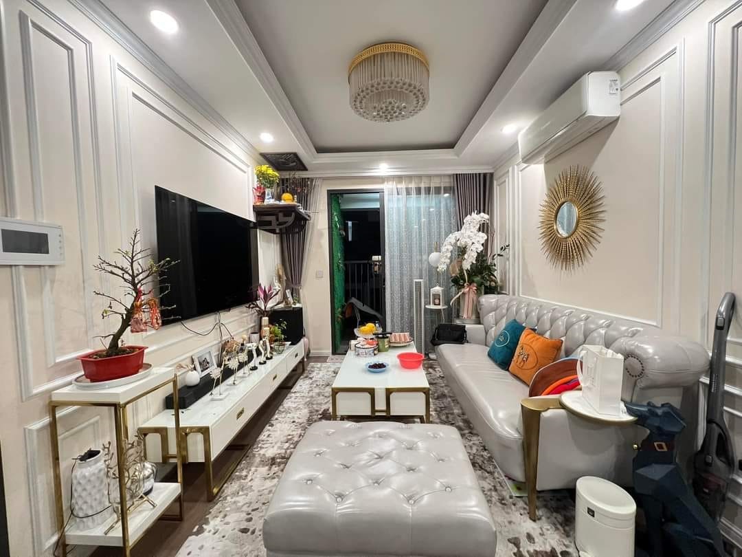 Bán nhà Phố Trạm. 40m2 * 5 tầng * 4,5 tỷ. ngõ thoáng. ở ngay.