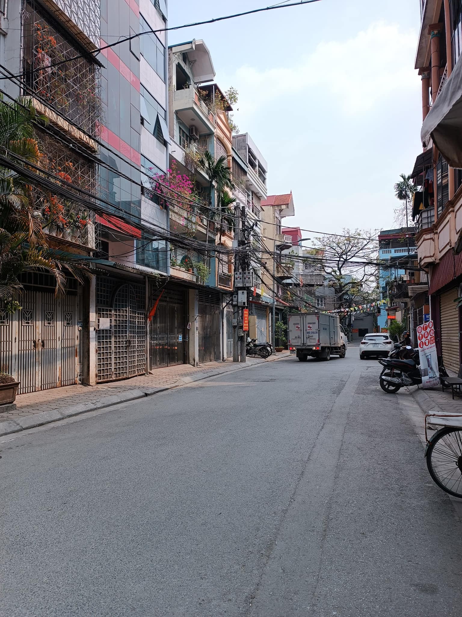 93m Nhỉnh 18 Tỷ. Mặt Phố Nguyễn Khang Lô Góc 2 Vỉa Hè. Sổ Vuông Đét. Quy Hoạch Ổn Định. Chủ Cần Bán Nhanh. 5666