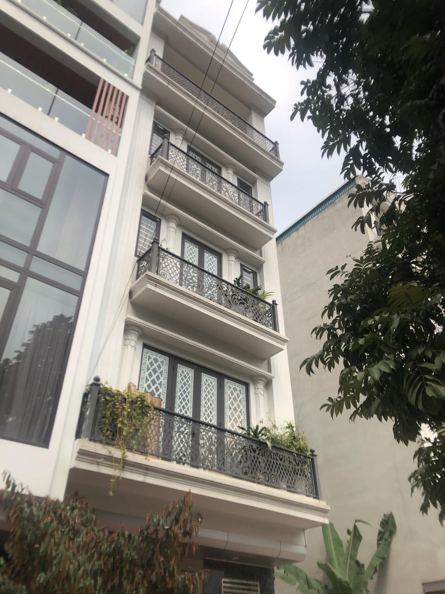 Bán gấp nhà phân lô phố Võ Thị Sáu, Hai Bà Trưng - ô tô tránh - vỉa hè - cạnh hồ