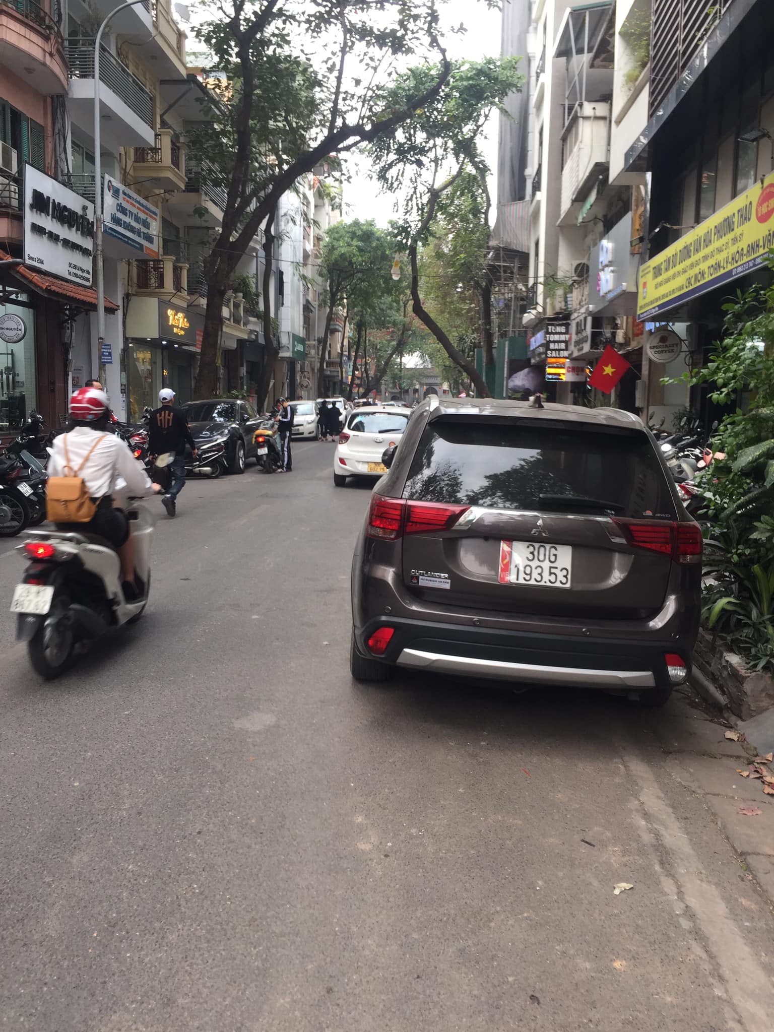 Bán tòa văn phòng mặt phố Lê Ngọc Hân, 148 m2, 11 tầng thang máy, mặt tiền 7m, 89.8 tỷ, KD đỉnh