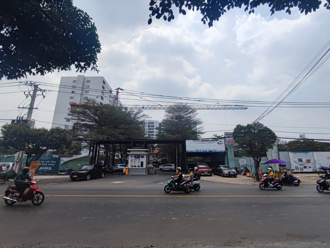 trước mặt con đường 10m - gần Ubnd Q.12 - Ngang 5m Hiếm, 4 Tầng Btct, hợp lý khiến Văn Phòng Công Ty - hoạt động Spa.