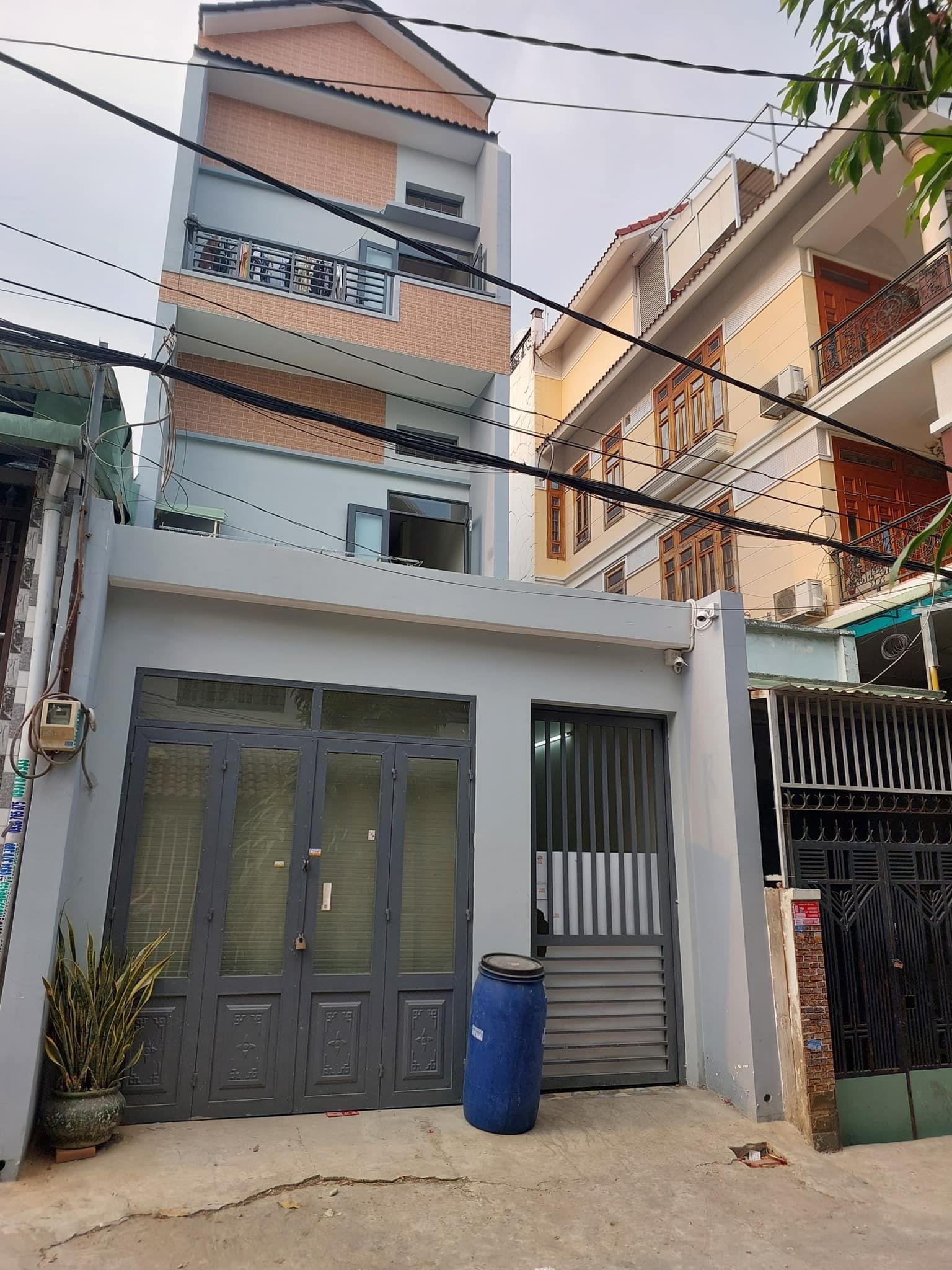 Bán ngôi nhà trước mặt Đông Hưng Thuận, ngay Nguyễn Văn Qúa. Quận 12 - 200m2, Ngang 9,6m. Gía 10 Tỷ