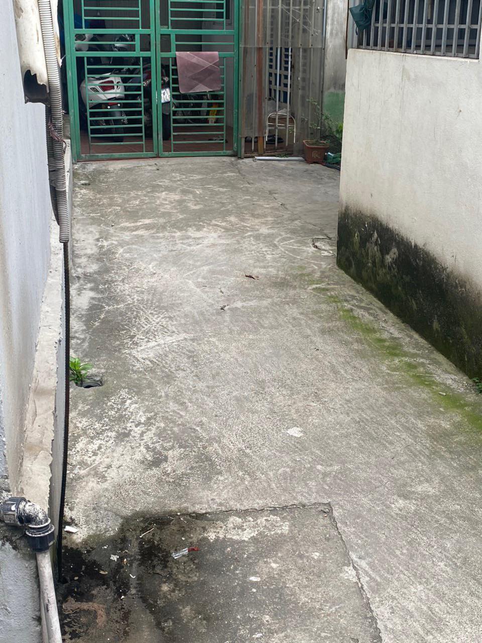 Bán 40m2 đất Dương Xá ngay chợ đi vào giá 1.85 tỷ