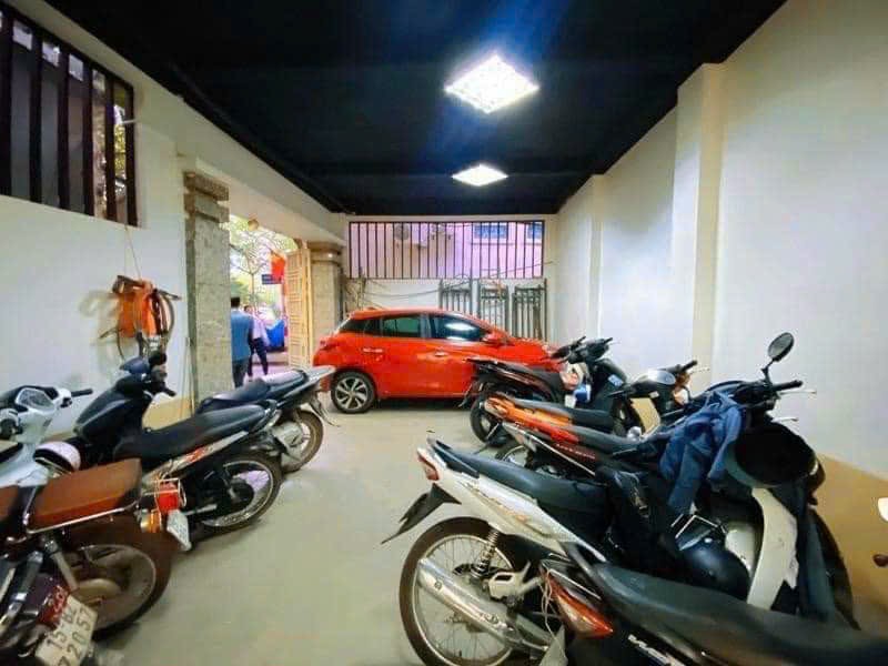 BÁN NHÀ NGUYỄN ĐÌNH HOÀN- GARA Ô TÔ - KINH DOANH - Ô CHỜ THANG MÁY -95M5T 13.9T