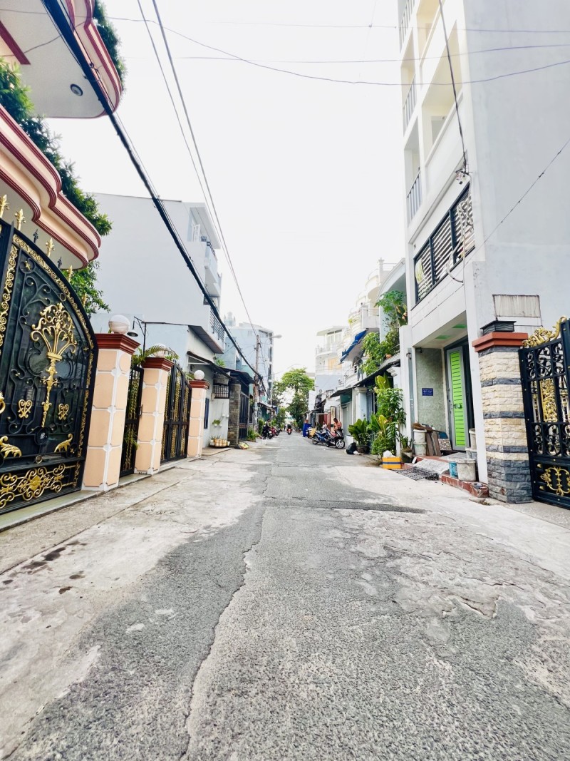 Bán nhà mặt tiền Nguyễn Lộ Trạch, Tân Phú, dt 5.4m x 22m, nhà chính chủ 1 đời, giá 9.2 tỷ