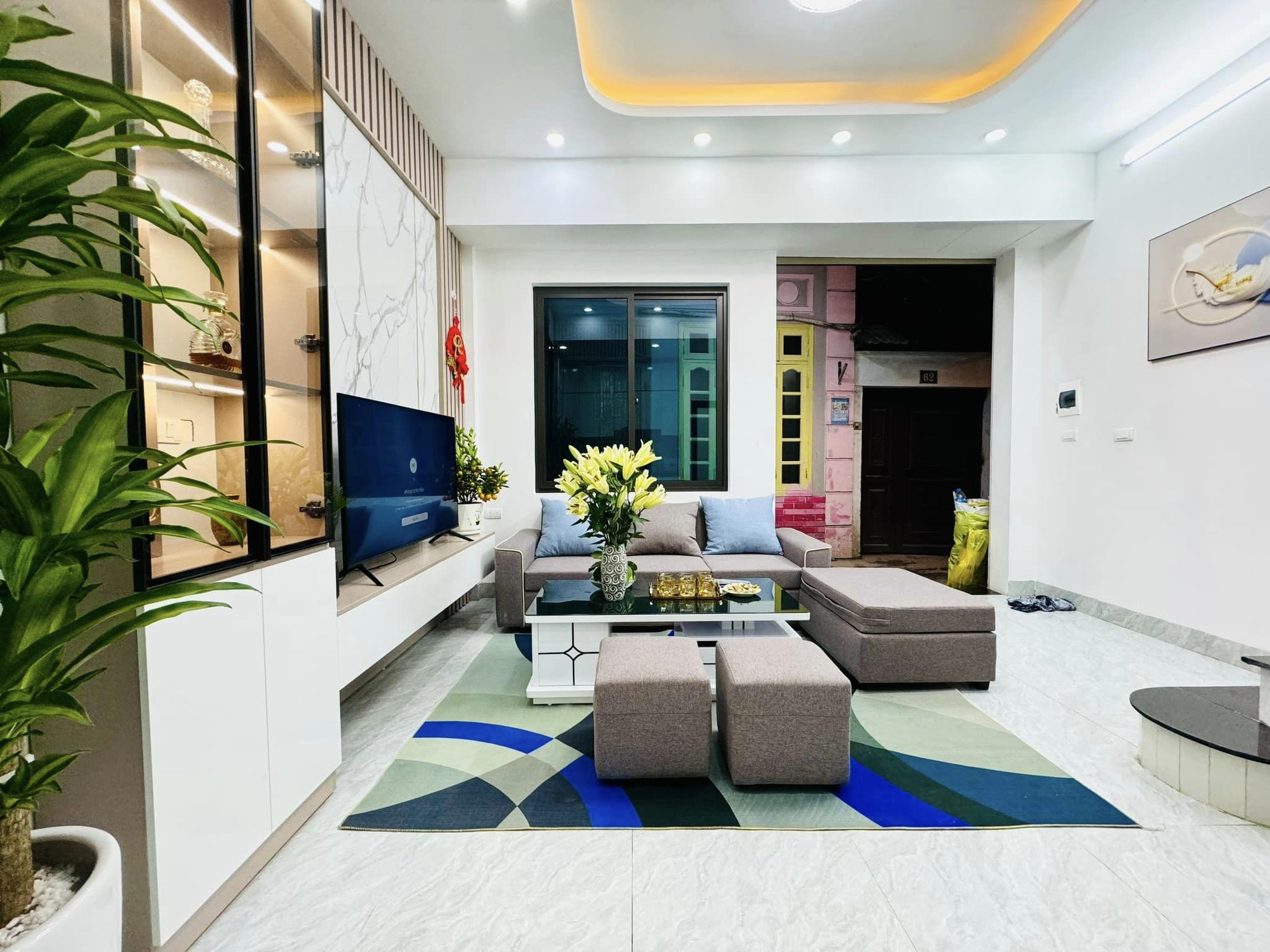 Ô tô tránh 30m, Ngõ 2.5m, Mới kính koong bán nhà Tôn Đức Thắng-0946383428