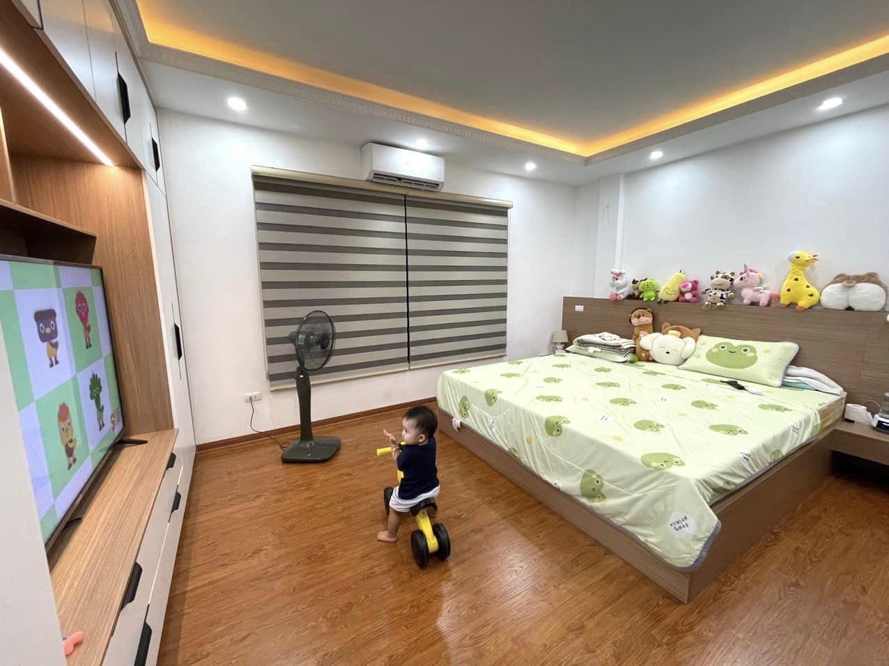 Ngõ ba gác, Thẳng tắp, Đẹp ở ngay bán nhà Đặng Tiến Đông-0946383428