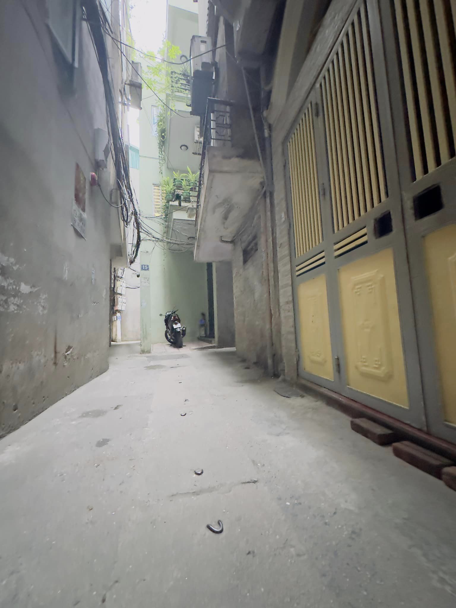 LÔ GÓC Ở ĐÂY NGÕ QUỲNH 23M2 4T 3,3M MT GIÁ 2,5 TỶ HAI BÀ TRƯNG