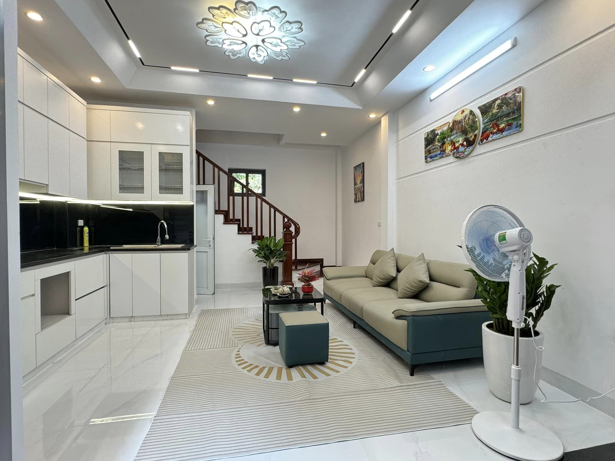 Ô tô tránh 40m, Hai thoáng, Đẹp ở luôn bán nhà Hồ Đắc Di-0946383428