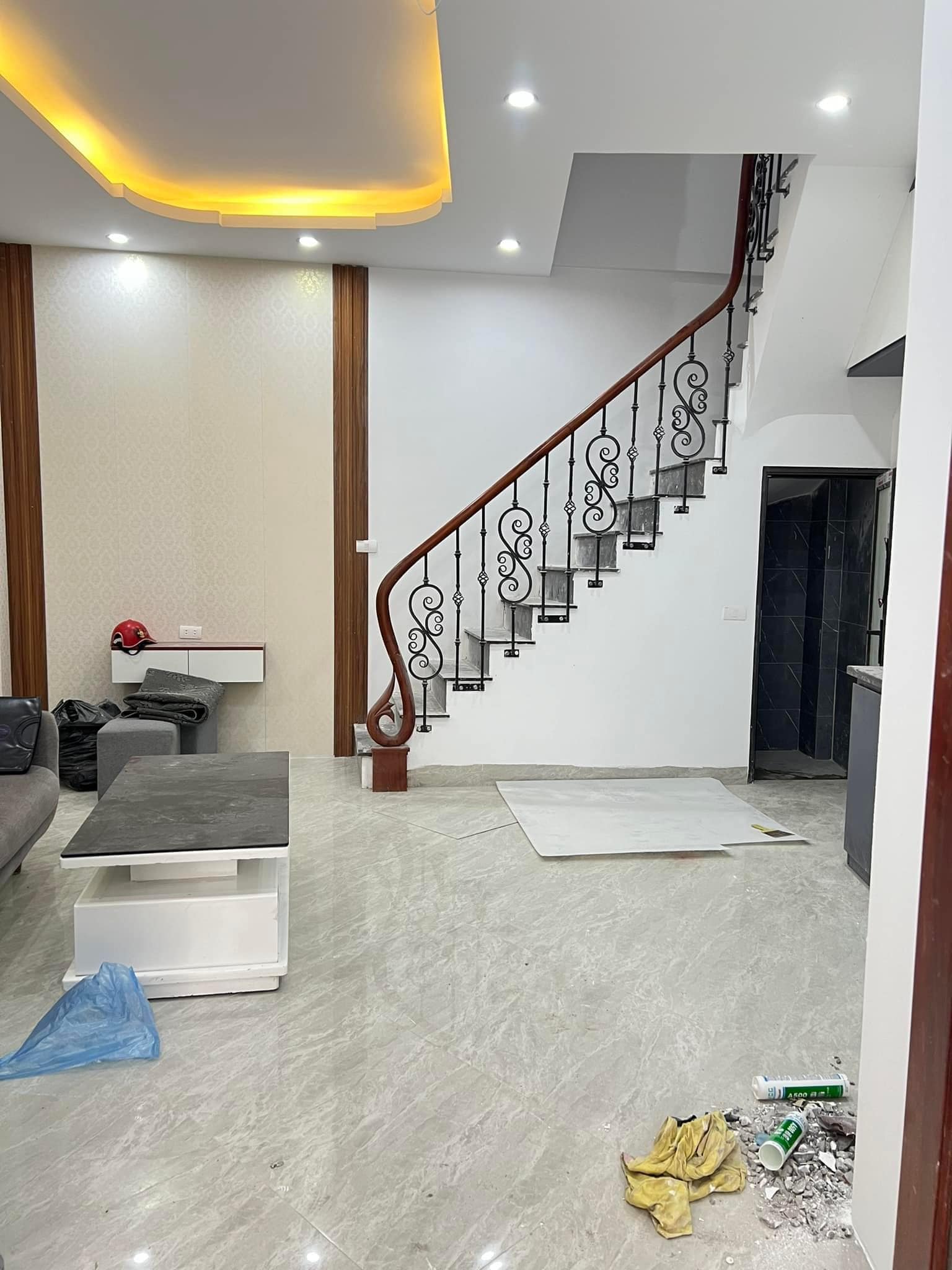 CHỈ 5.2 TỶ TRUNG TÂM QUẬN ĐỐNG ĐA NHÀ MỚI ĐẸP Ở NGAY 40 MÉT 5 TẦNG 3 PHÒNG NGỦ, Ô TÔ QUA NHÀ