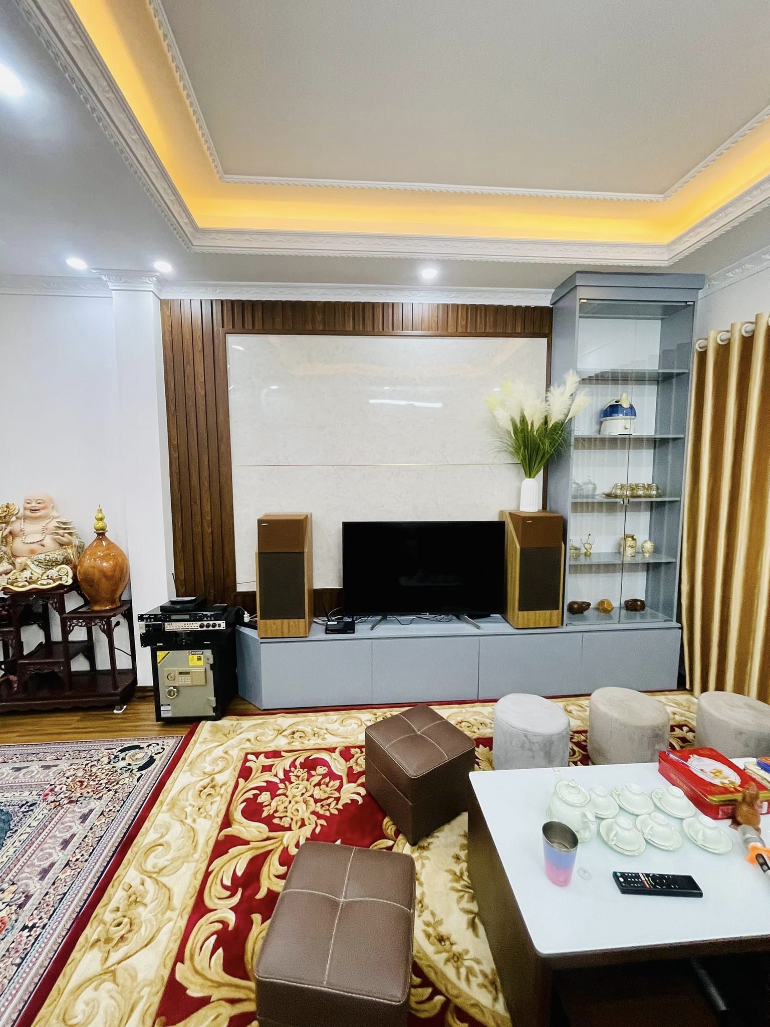 Ô tô 35m, Ngõ 2.4m, Dân xây ở ngay bán nhà Chùa Bộc-0946383428