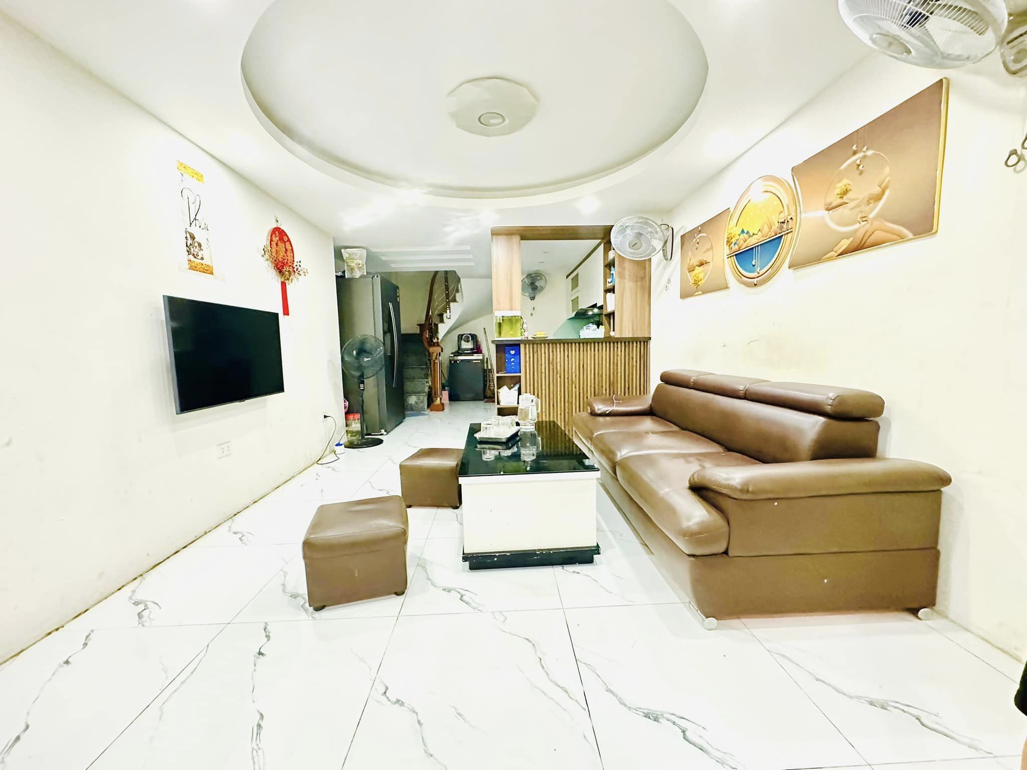 Một ngoặt, Thông, Đẹp ở ngay bán nhà Kim Hoa-0946383428