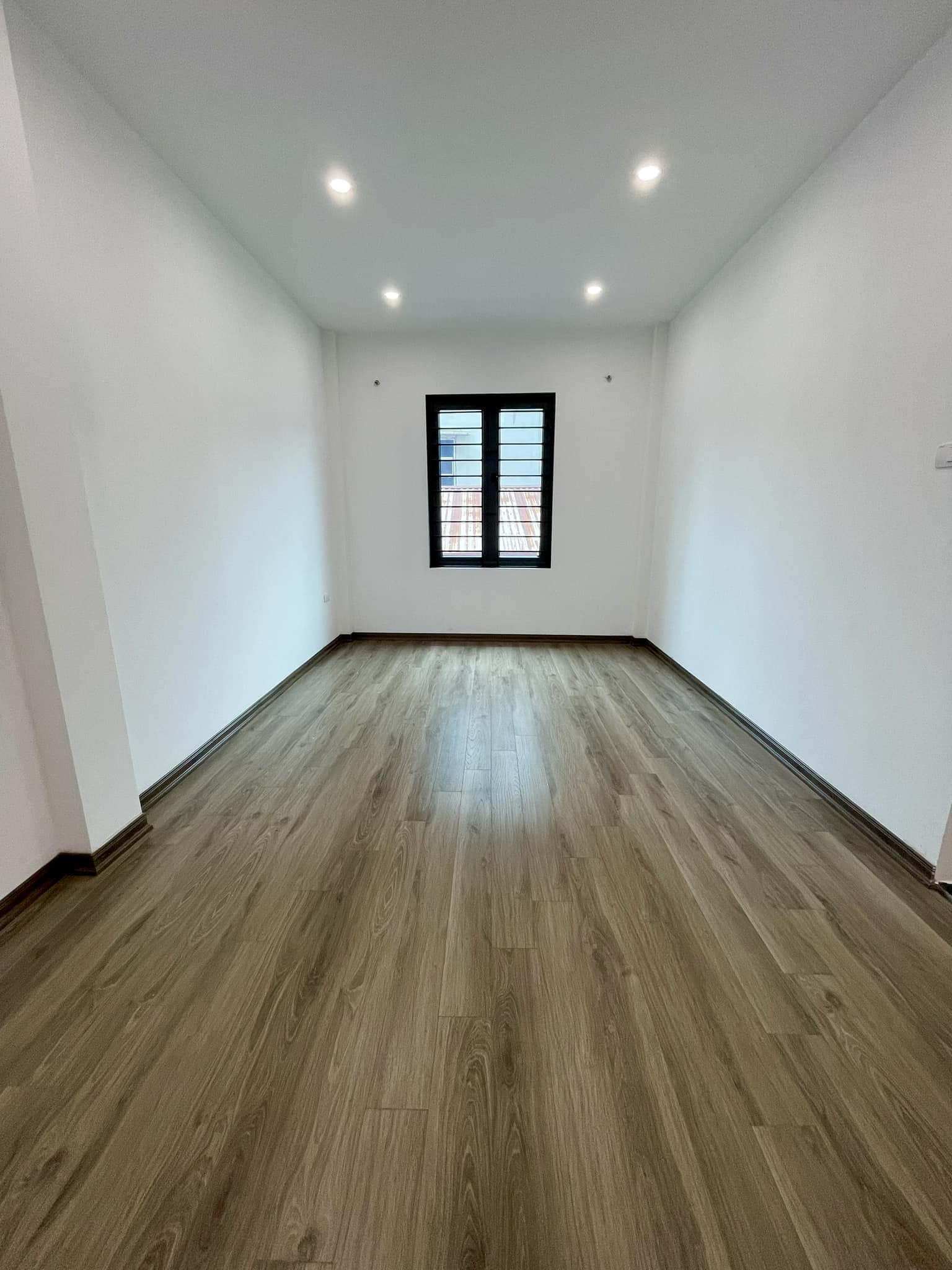 Một ngoặt, Ô tô 20m, Thông bán nhà Thịnh Quang-0946383428