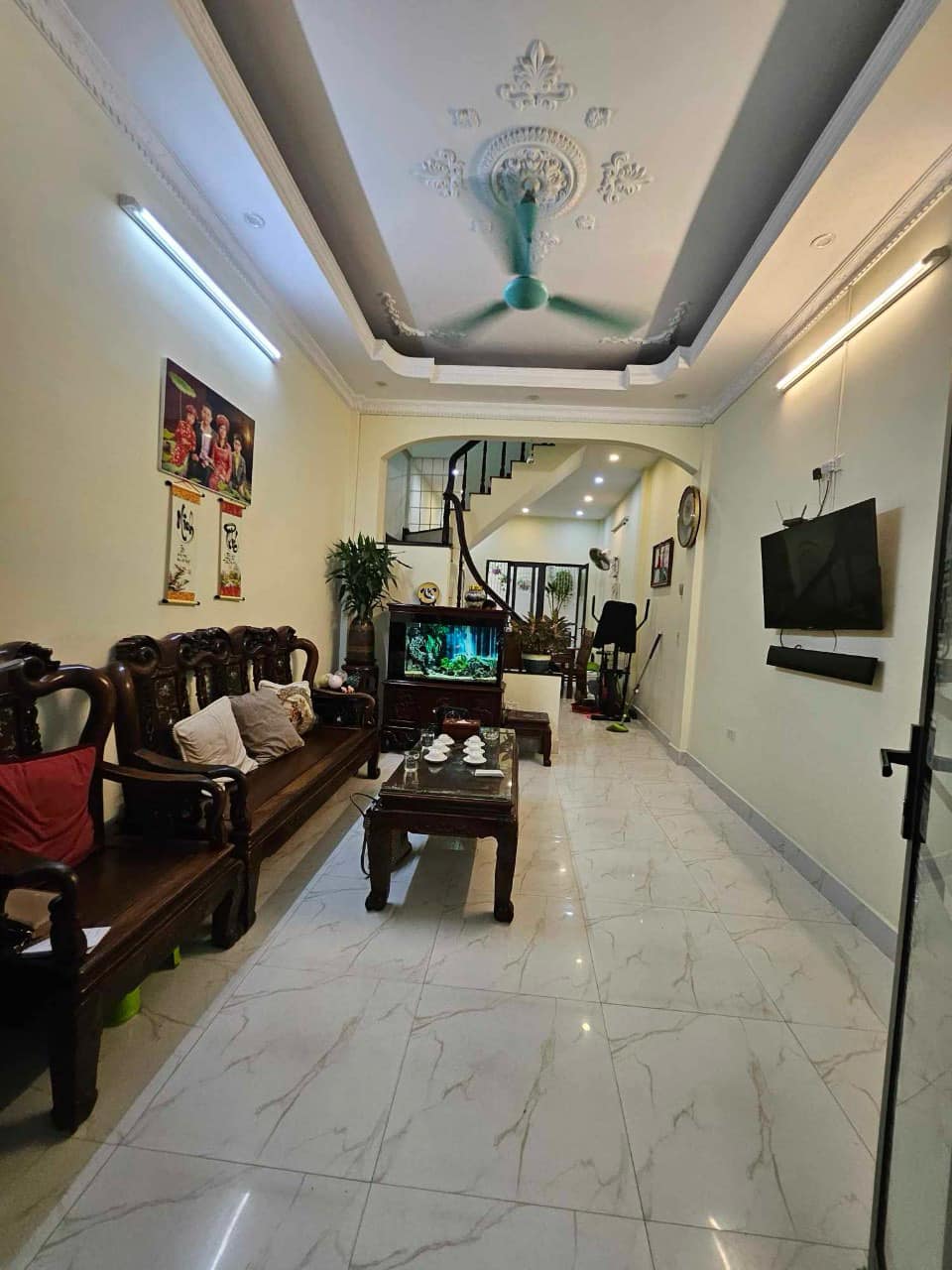 BÁN NHÀ HÀO NAM ĐỐNG ĐA-MẶT NGÕ THÔNG-GẦN PHỐ-2 THOÁNG-Ở NGAY-TIỆN ÍCH-46M 4T 9xTỶ