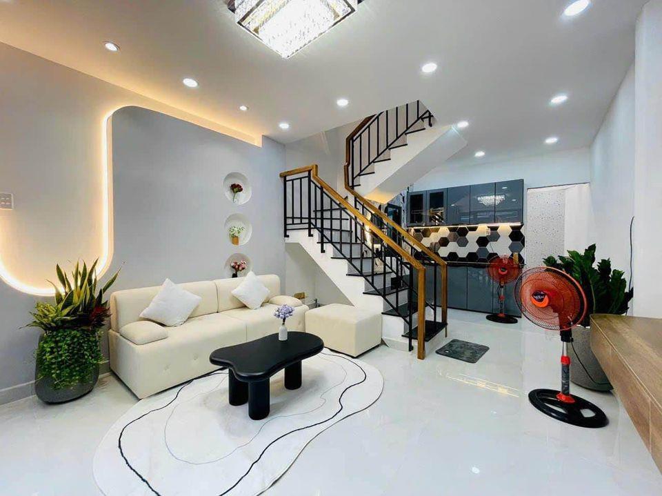 Bán nhà Cách Mạng Tháng 8, nhỉnh 5tỷ - khu cao tầng 5,5 tỷ - 45 m2