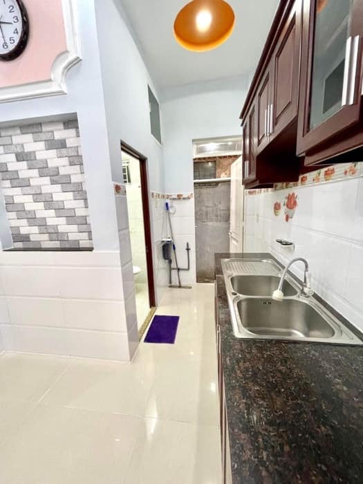 BÁN NHÀ LÊ VĂN SĨ HXT 46M.4 TẦNG BTCT .4PN .5 WC .9.8 TỶ