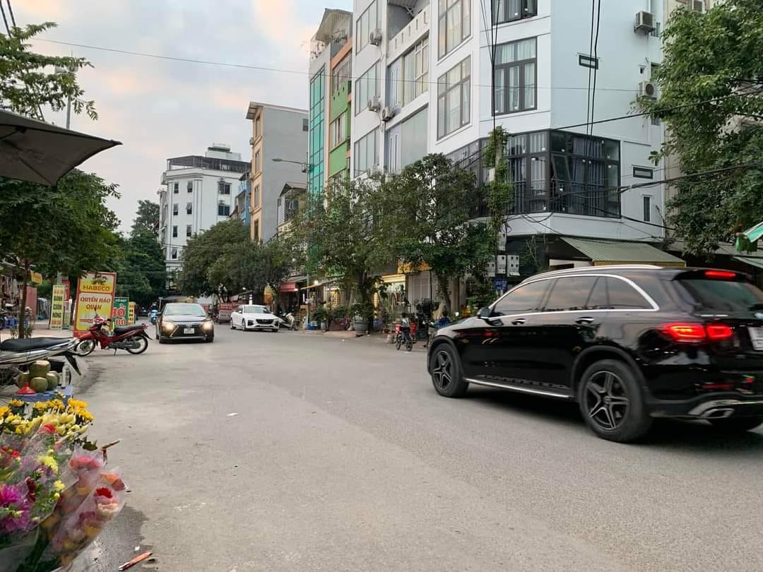 Bán nhà Mễ Trì, Phân lô, ngõ thông, trước nhà ô tô tránh, dừng đỗ ngày đêm, 90m mt 5m 21 tỷ