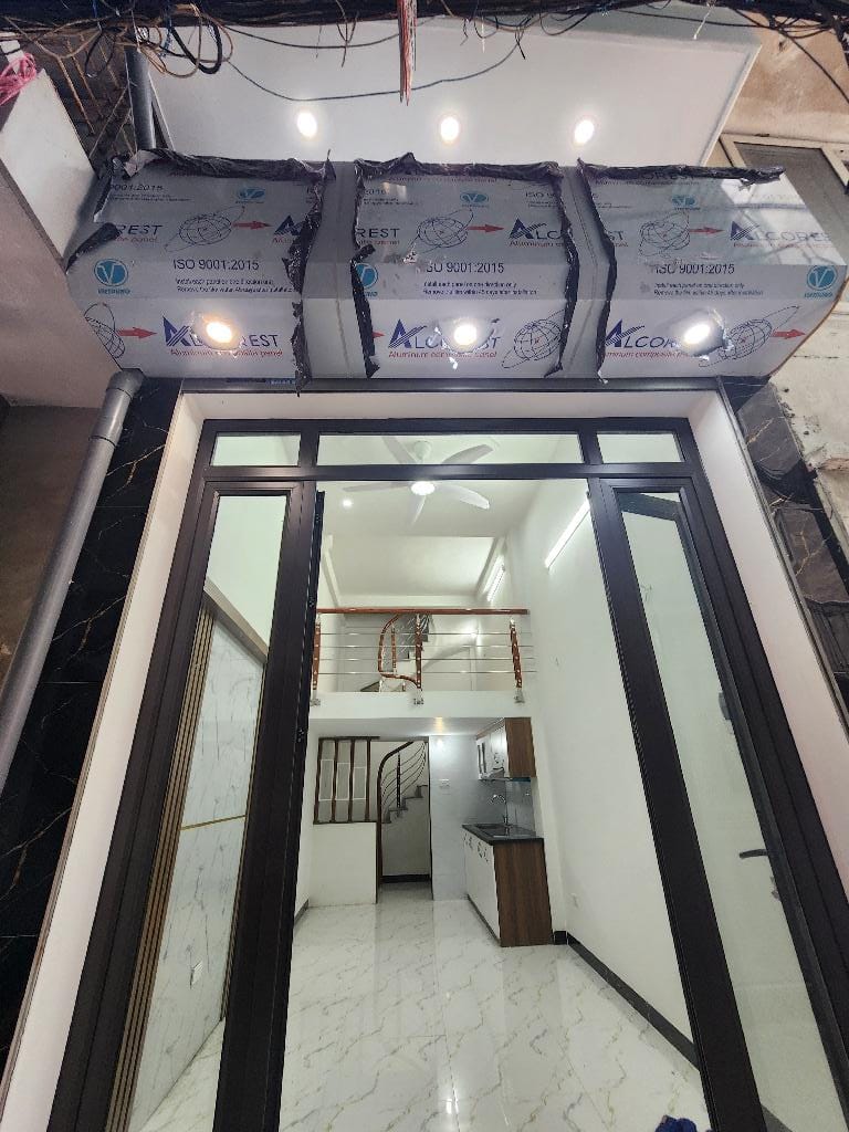 Bán Nhà Hoàng Mai 35m2 / 5 Tầng /Mặt tiền 3.3m /Gía 4,7 tỷ Hai Bà Trưng Hà Nội