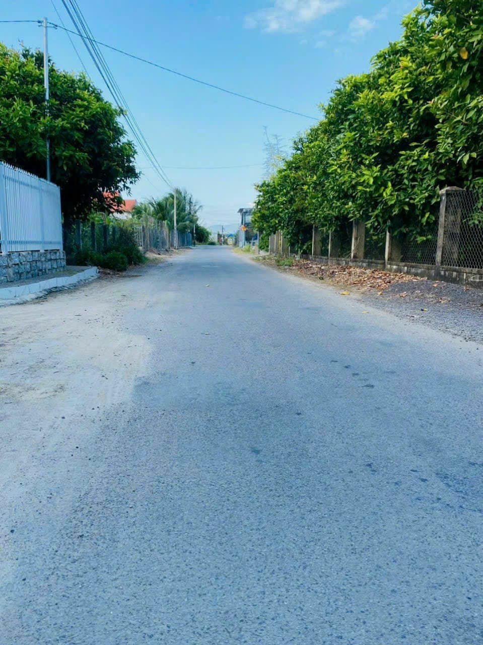 Cần bán lô đất mặt đường nhựa tại Suối Tiên - Diên Khánh giá chỉ 735tr cho 126m2