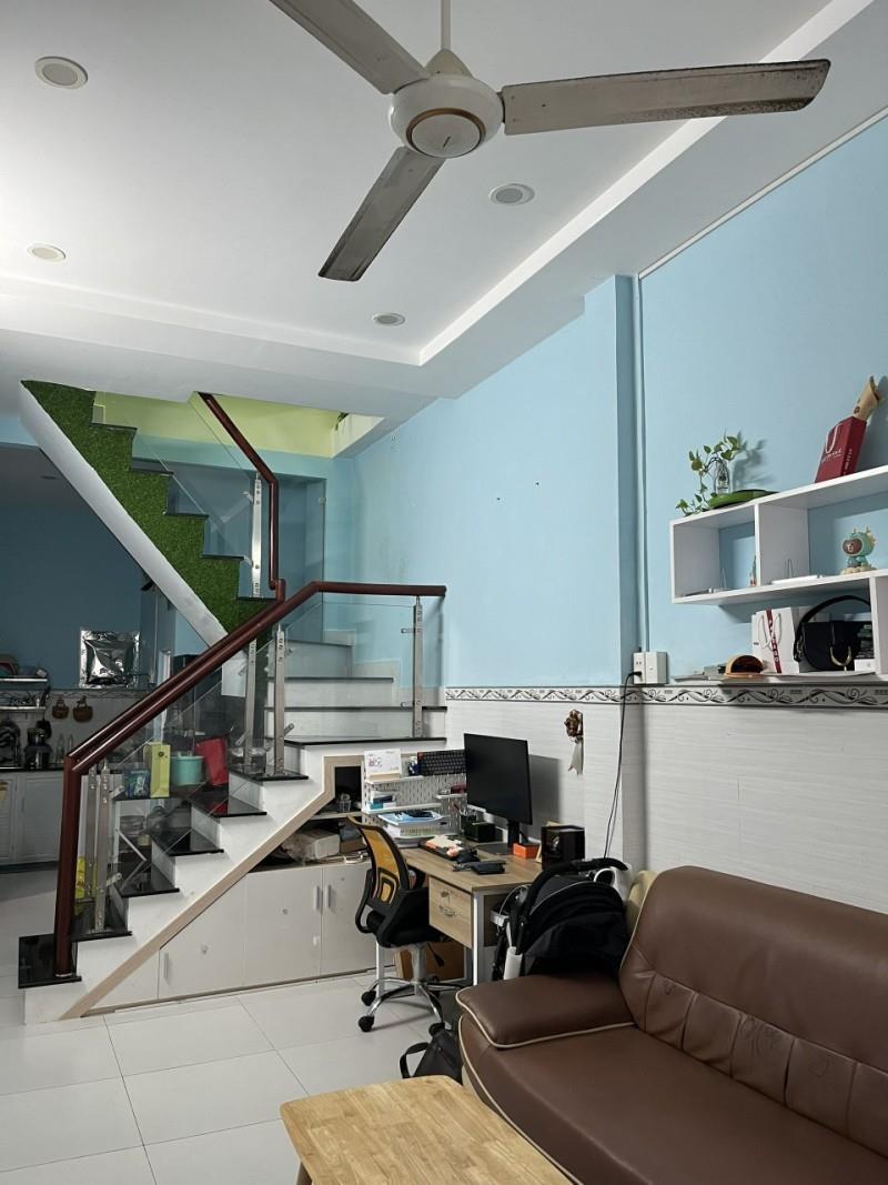 Bán nhà Đất Thánh, Phường 6, Tân Bình, 38m2, chỉ 5.5 tỷ, tặng nội thất