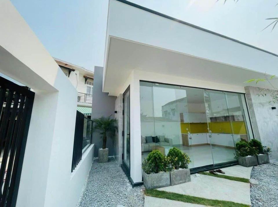 1.7x tỷ. Cần bán nhà - sân vườn sang chảnh kiệt Trần Phú - Phường Phước Vĩnh!