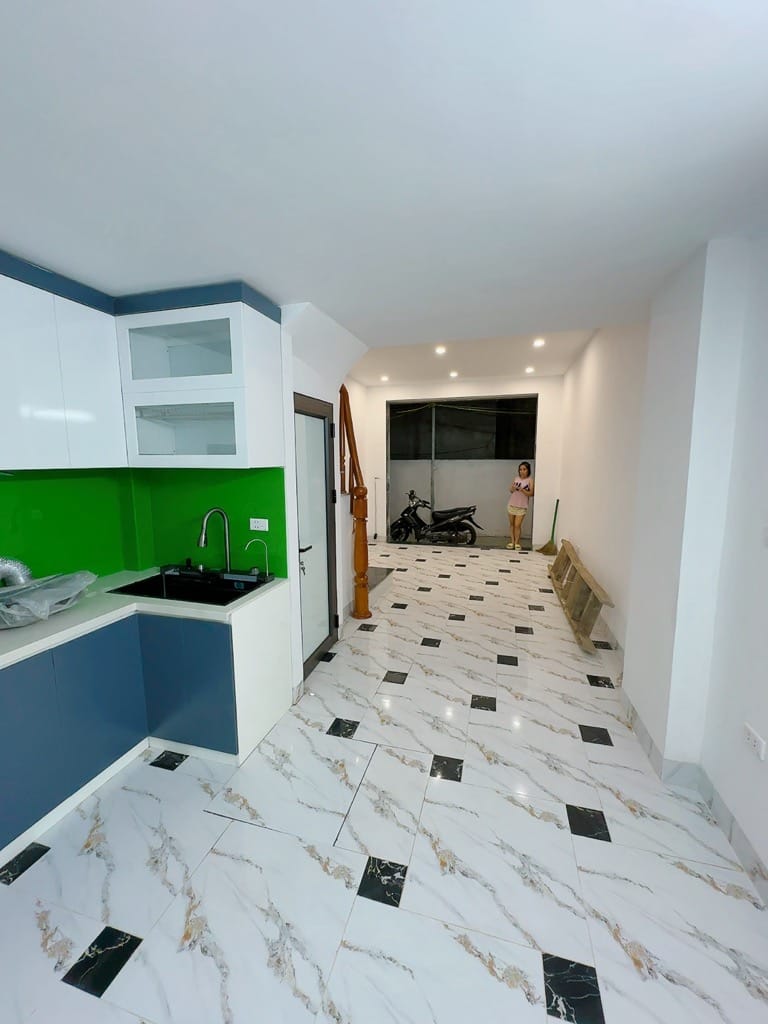 Nhà Hiếm Dương Văn Bé Mới Tinh Vị Trí Đẹp Vài Bước Ra Phố Khu Vực Ít Có Nhà Bán 32m / 5 Tầng / 5.6 tỷ